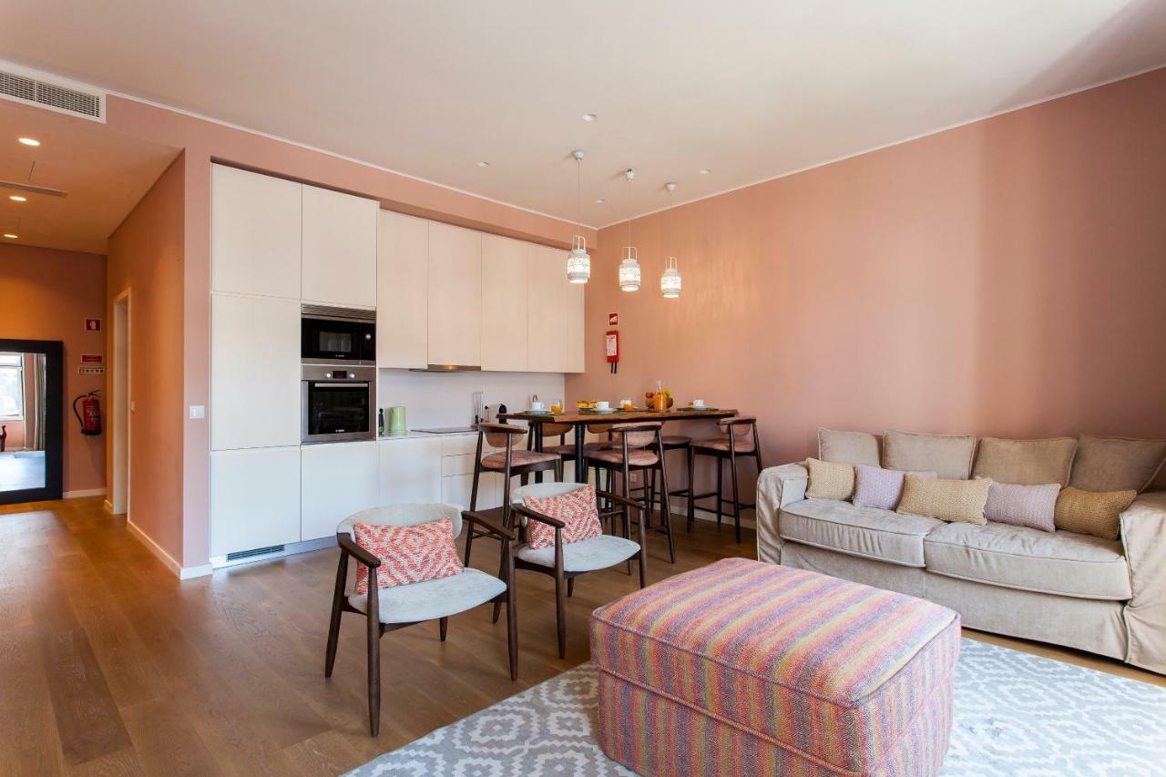 Joivy Sublime 2Br Apt On Restauradores Square Nearby Rossio Station Apartment ลิสบอน ภายนอก รูปภาพ